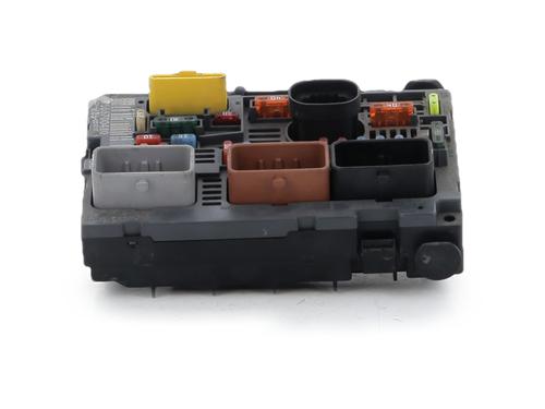 Used Fuse box Fuse box 39394224 39394224