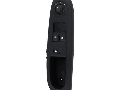 Comutador vidro frente esquerdo RENAULT CLIO II (BB_, CB_) 1.5 dCi (B/CB08) (82 hp) 30379741