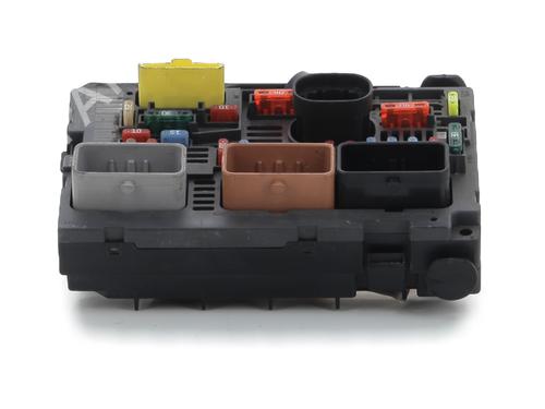 Sikringsdose PEUGEOT 308 SW I (4E_, 4H_) 1.6 HDi (92 hp) 29741625