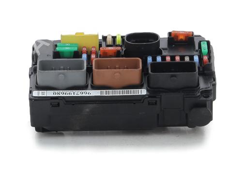 Used Fuse box DS DS 3 (SA_) 1.6 BlueHDi 120 (SABHZM) (120 hp) 30334777