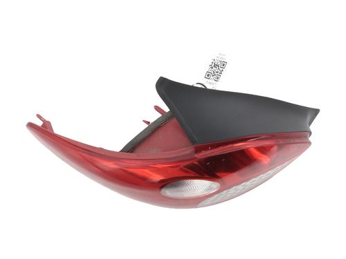 Feu arrière gauche PEUGEOT 206+ (2L_, 2M_) 1.4 i (73 hp) 33009735