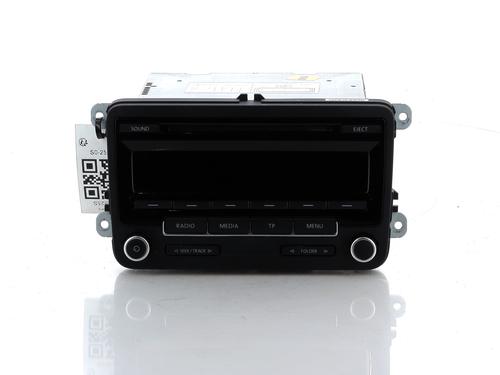 Used Radio VW GOLF VI (5K1) 1.6 TDI (105 hp) 18130846