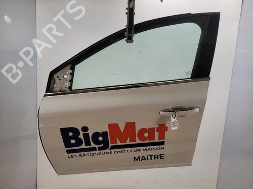 left-front-door-renault-megane-iv-hatchback-b9amn_-2015-32975224 main image