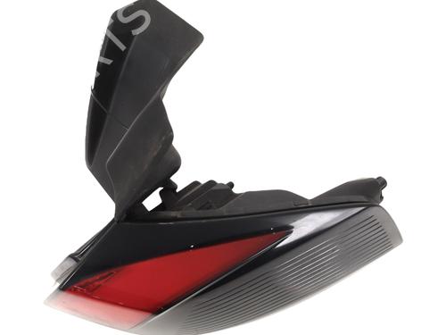 Used Right taillight Right taillight PEUGEOT 5008 II (MC_, MJ_, MR_, M4_) 1.2 THP (MRHNYH, MRHNYW, MRHNSJ, MRHNSU, MRHNSM) (131 hp) 33420284 33420284