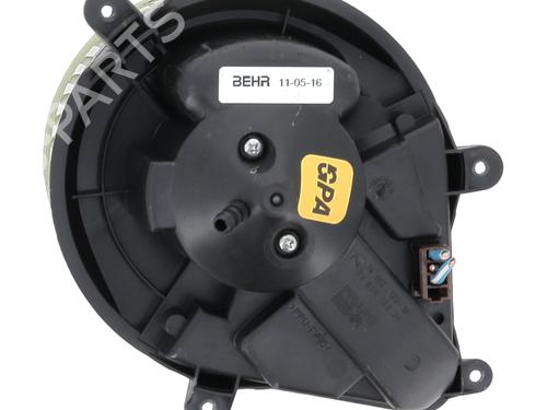 Used Heater blower motor PEUGEOT 306 Hatchback (7A, 7C, N3, N5) [1993-2003]  31693903