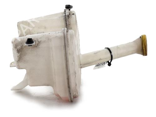 Used Windscreen washer tank TOYOTA YARIS (_P13_) 1.3 (NSP130_, NSP130) (99 hp) 32152484