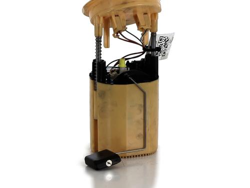 Used Fuel pump BMW 1 Convertible (E88) 123 d (204 hp) 23252885