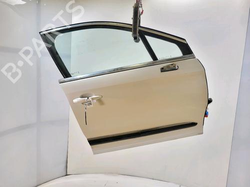Used Right front door Right front door 37065409 37065409