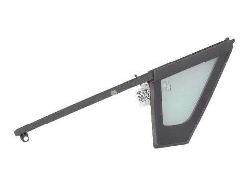 front-right-quarter-glass-renault-clio-iv-bh_-2012-2013-2014-2015-2016-2017-2018-2019-2020-2021-37191579 main image