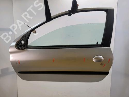Used Left front door PEUGEOT 206 Hatchback (2A/C) 1.4 i (75 hp) 31699367