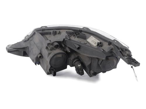 Right headlight PEUGEOT 2008 I (CU_) 1.2 THP 110 / PureTech 110 | BP32654684C29