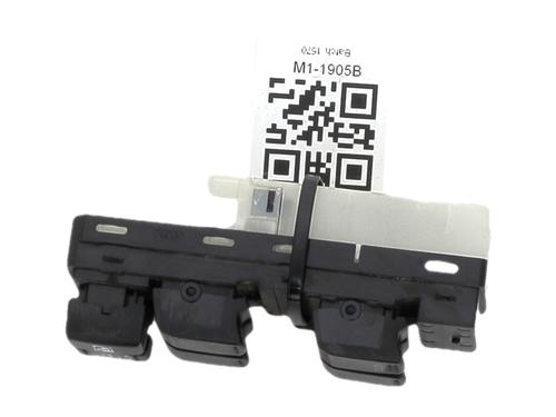 Used Left front window switch Left front window switch SUZUKI SWIFT III (MZ, EZ) 1.3 4x4 (RS 413, ZD11S) (92 hp) 40034746 40034746