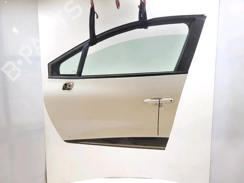 Used Left front door Left front door RENAULT CLIO IV (BH_) 1.5 dCi 90 (90 hp) 36212236 36212236