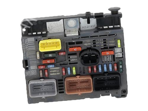 Fuse box CITROËN C5 III (RD_) 2.0 HDi 165 (RDRHHA, RDRHH8) | BP33280698E1 - Image 2