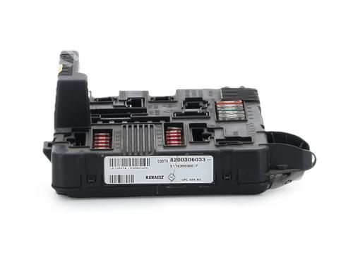 Used Fuse box Fuse box 38586591 38586591