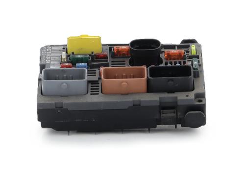 Used Fuse box Fuse box 36898223 36898223