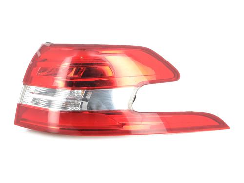 Used Right taillight PEUGEOT 308 SW II (LC_, LJ_, LR_, LX_, L4_) 2.0 GT HDi 180 / BlueHDi 180 (181 hp) 27269016