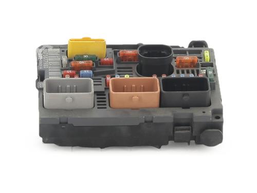 Used Fuse box Fuse box PEUGEOT 5008 (0U_, 0E_) 2.0 HDi 150 / BlueHDi 150 (150 hp) 40211652 40211652