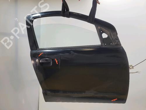 Used Right front door Right front door 26166116 26166116