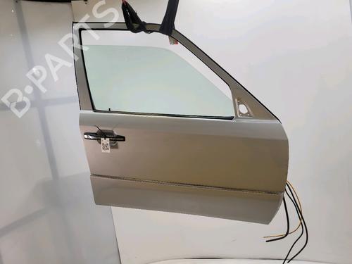 Used Right front door MERCEDES-BENZ 124 Saloon (W124) 250 D (124.125) (94 hp) 29197581