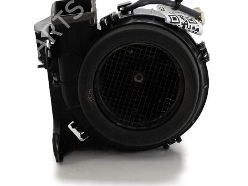 Used Heater blower motor TOYOTA YARIS (_P13_) 1.5 Hybrid (NHP130_, NHP130) (101 hp) 28486031