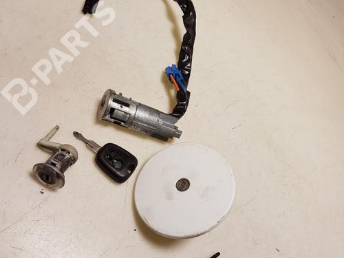 Used Ignition barrel Ignition barrel PEUGEOT 206 Van 1.4 HDi (68 hp) 10449362 10449362