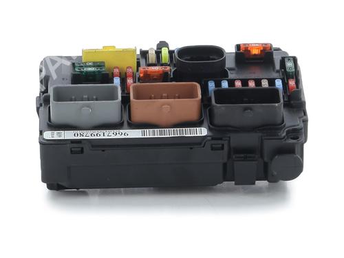 Used Fuse box CITROËN C3 II (SC_) 1.6 HDi (92 hp) 32848147