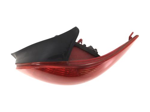 Used Right taillight PEUGEOT 206 Hatchback (2A/C) 1.4 i (75 hp) 32202291