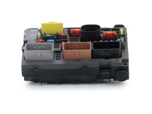 Used Fuse box Fuse box 36660177 36660177