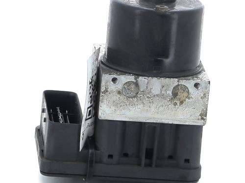 Used ABS pump HONDA CR-V II (RD_) 2.0 (RD5) (150 hp) 31606789