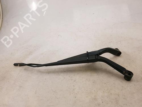 Used Front windshield wiper arm NISSAN NAVARA NP300 Pickup (D23, D23T) 2.3 dCi 4x4 (D231) (163 hp) 27900661