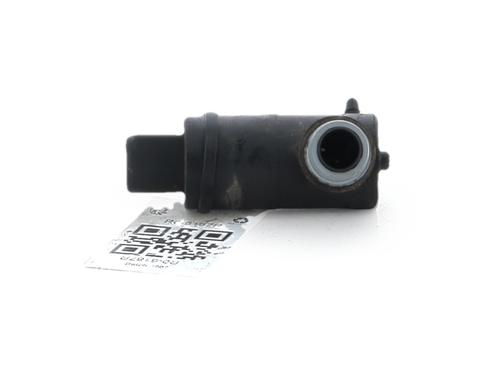 Used Washer pump Washer pump TOYOTA YARIS (_P9_) 1.4 D-4D (NLP90_, NLP90R) (90 hp) 39736720 39736720