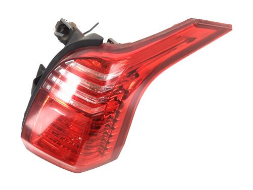 Used Right taillight PEUGEOT 5008 (0U_, 0E_) 1.6 HDi (110 hp) 26677407