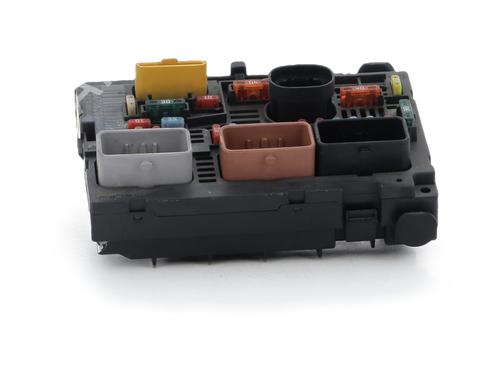 Used Fuse box Fuse box 37532457 37532457