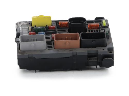 Used Fuse box Fuse box 38947475 38947475