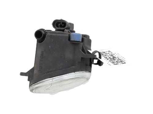 Right front fog light TOYOTA YARIS (_P9_) 1.4 D-4D (NLP90_, NLP90R) | BP32434615C31