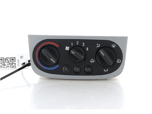 Used Climate control OPEL CORSA C (X01) 1.2 Twinport (F08, F68) (80 hp) 17553991