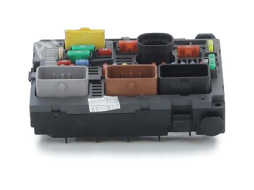 Used Fuse box PEUGEOT PARTNER Box Body/MPV 1.6 BlueHDi 100 (100 hp) 30982553