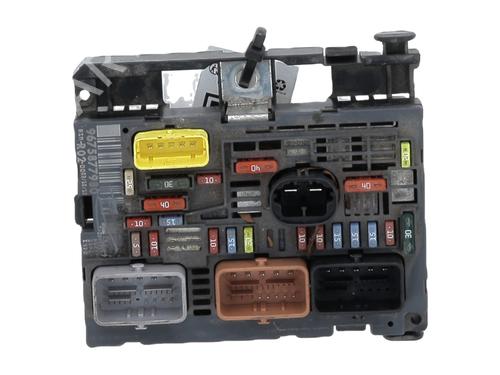 Fuse box PEUGEOT 5008 (0U_, 0E_) 1.6 HDi | BP30631805E1