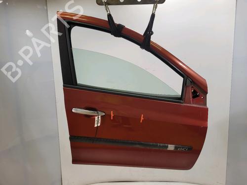 Used Right front door RENAULT CLIO III (BR0/1, CR0/1) 1.5 dCi (BR17, CR17) (86 hp) 31367431