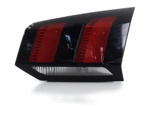 Used Right tailgate light PEUGEOT 5008 II (MC_, MJ_, MR_, M4_) 1.6 BlueHDi 120 (MCBHZH, MCBHZW) (120 hp) 32007271