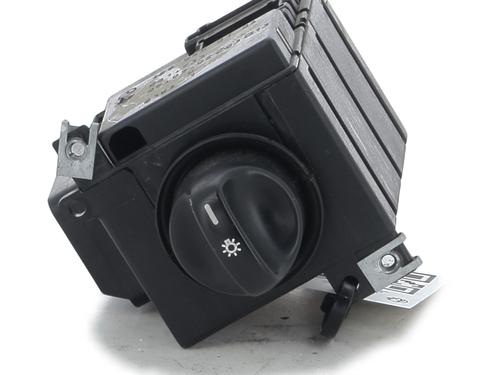 Używane Przełącznik zespolony kolumny kierowniczej MERCEDES-BENZ A-CLASS (W168) A 170 CDI (168.009, 168.109) (95 hp) 30869020