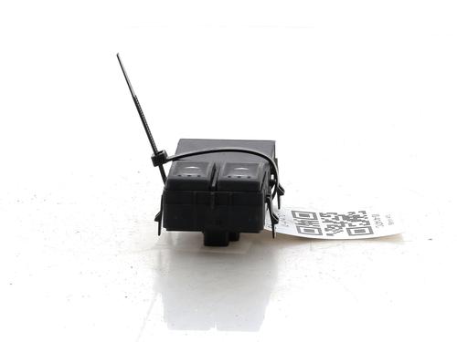 Left front window switch FORD MONDEO III Turnier (BWY) 2.0 16V TDDi / TDCi | BP20300847I27 
