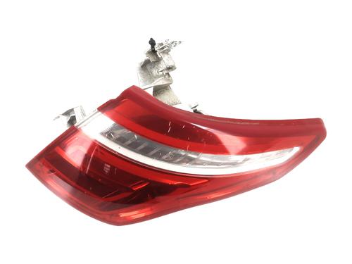 Feu arrière droit CITROËN C4 Picasso I MPV (UD_) 1.6 HDi (109 hp) 30716666