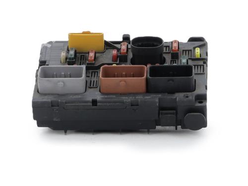 Used Fuse box Fuse box 37281038 37281038