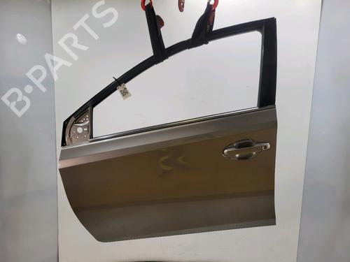 Used Left front door TOYOTA AURIS (_E18_) 1.4 D-4D (NDE180_, NDE180R) (90 hp) 31304209