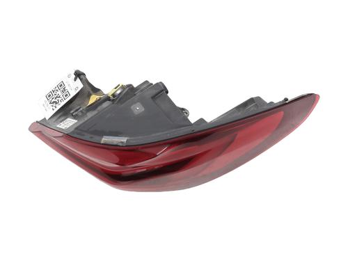 Farolim direito BMW 1 (F40) 118 d (150 hp) 32279422