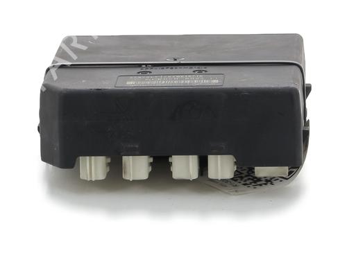 Used Fuse box RENAULT MEGANE CC (EZ0/1_) 1.5 dCi (EZ09, EZ1G, EZ0D, EZ14) (110 hp) 28573623