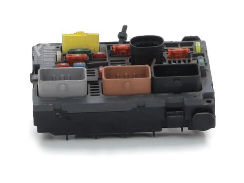 Used Fuse box PEUGEOT 5008 (0U_, 0E_) 1.6 HDi (112 hp) 30631805