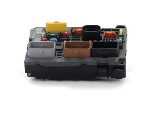 Used Fuse box Fuse box 39461542 39461542